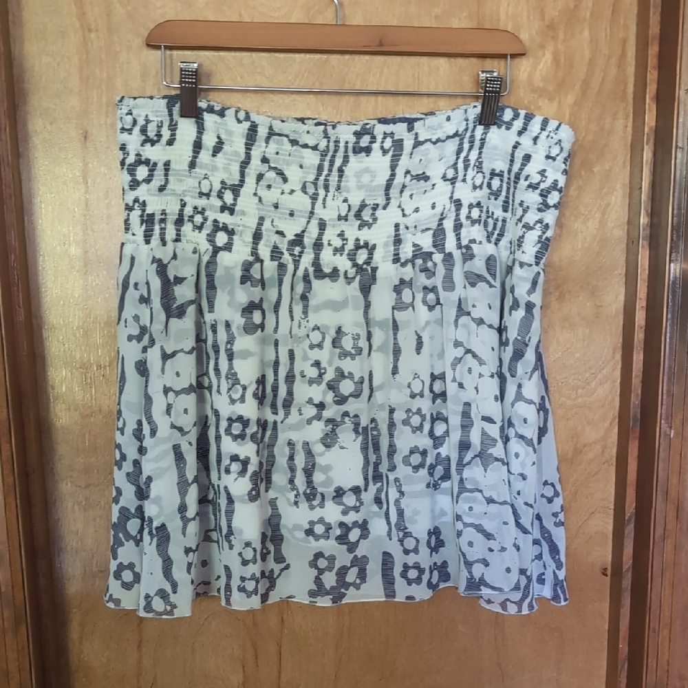 Elegant Floral A-Line Skirt - Black and White